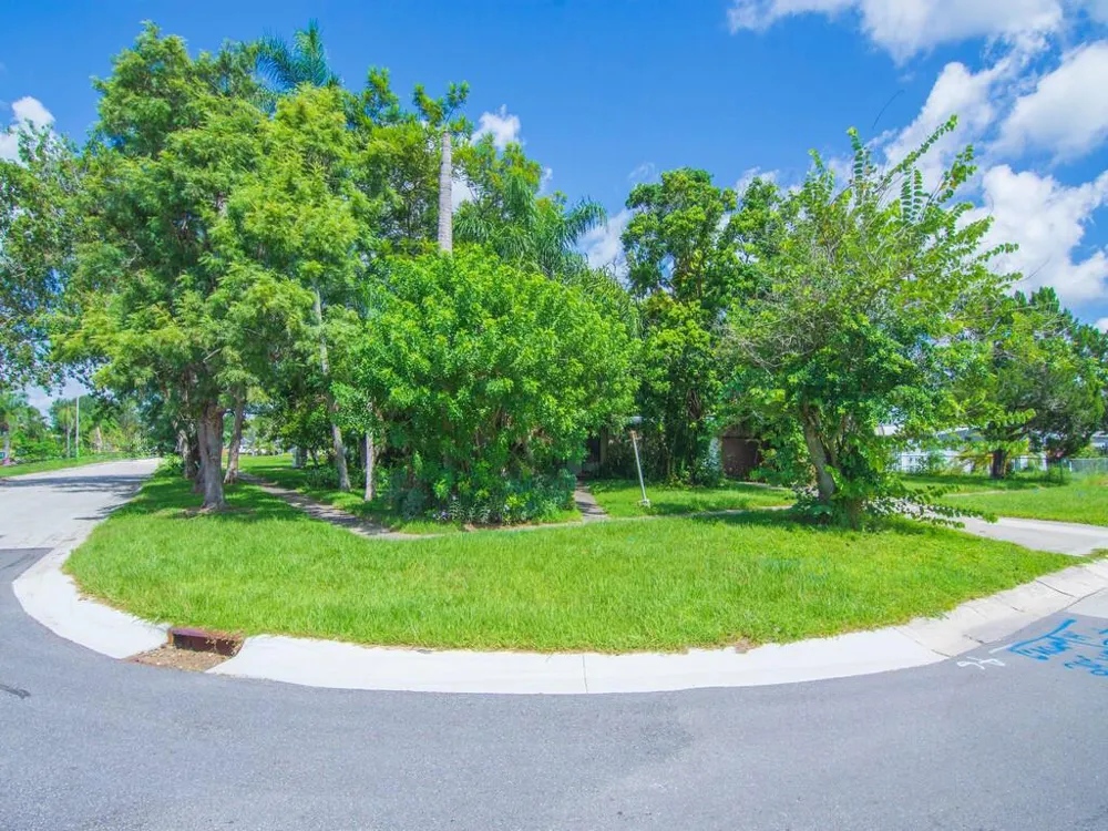 490 Sandia Avenue Port St. Lucie, FL 34983