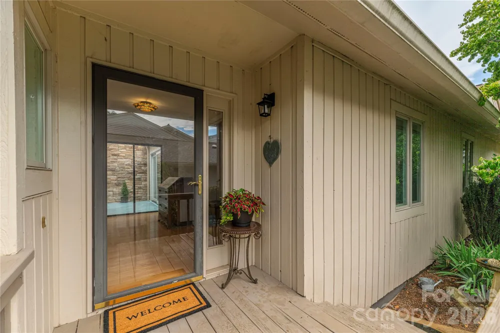 121 Deerlake Drive Asheville, NC 28803