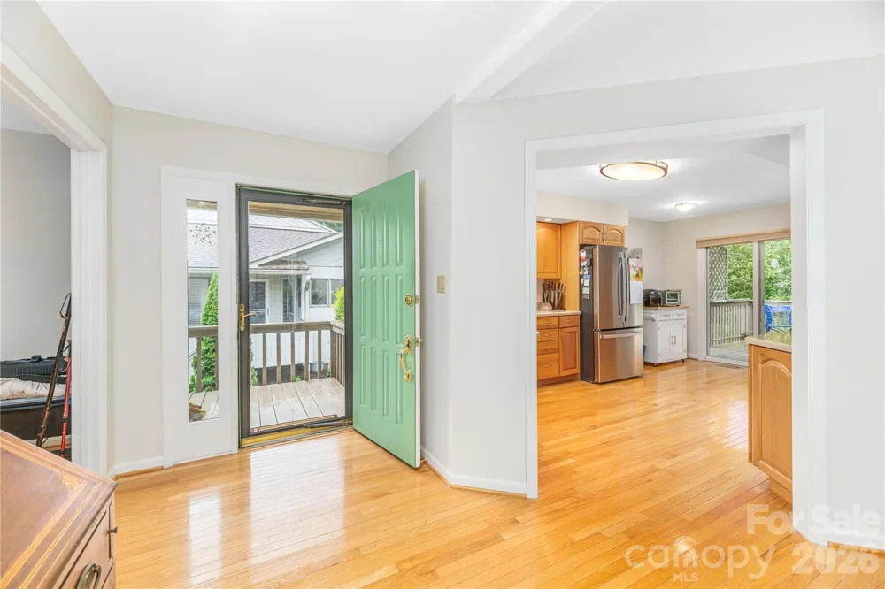 121 Deerlake Drive Asheville, NC 28803