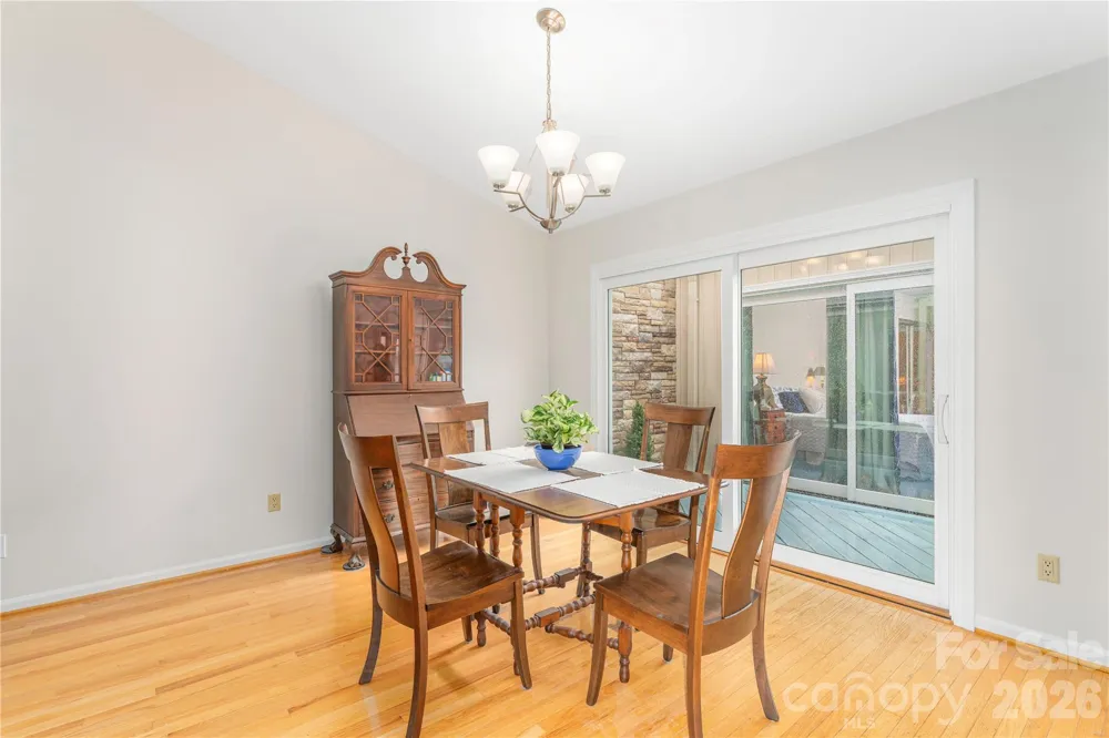 121 Deerlake Drive Asheville, NC 28803