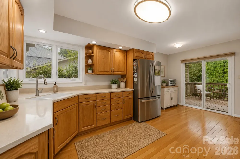 121 Deerlake Drive Asheville, NC 28803