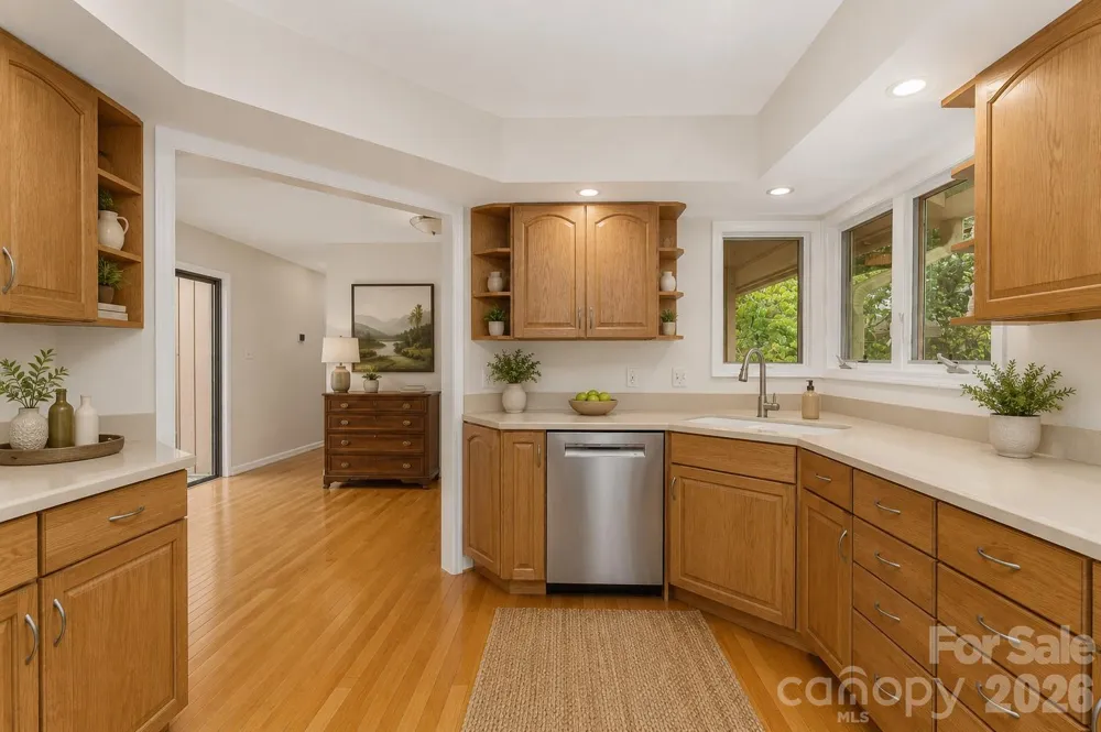 121 Deerlake Drive Asheville, NC 28803