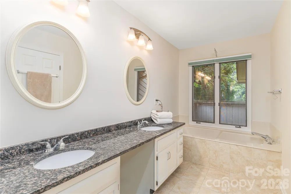 121 Deerlake Drive Asheville, NC 28803