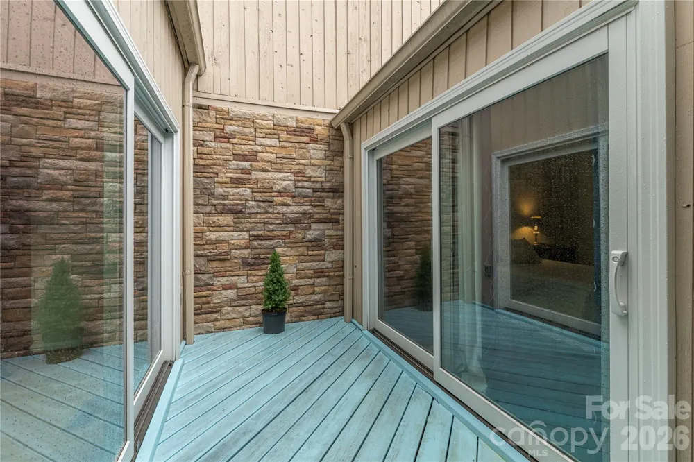 121 Deerlake Drive Asheville, NC 28803