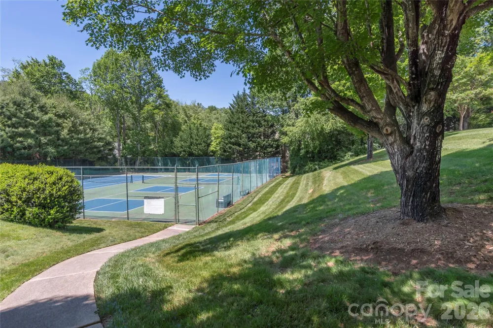 121 Deerlake Drive Asheville, NC 28803