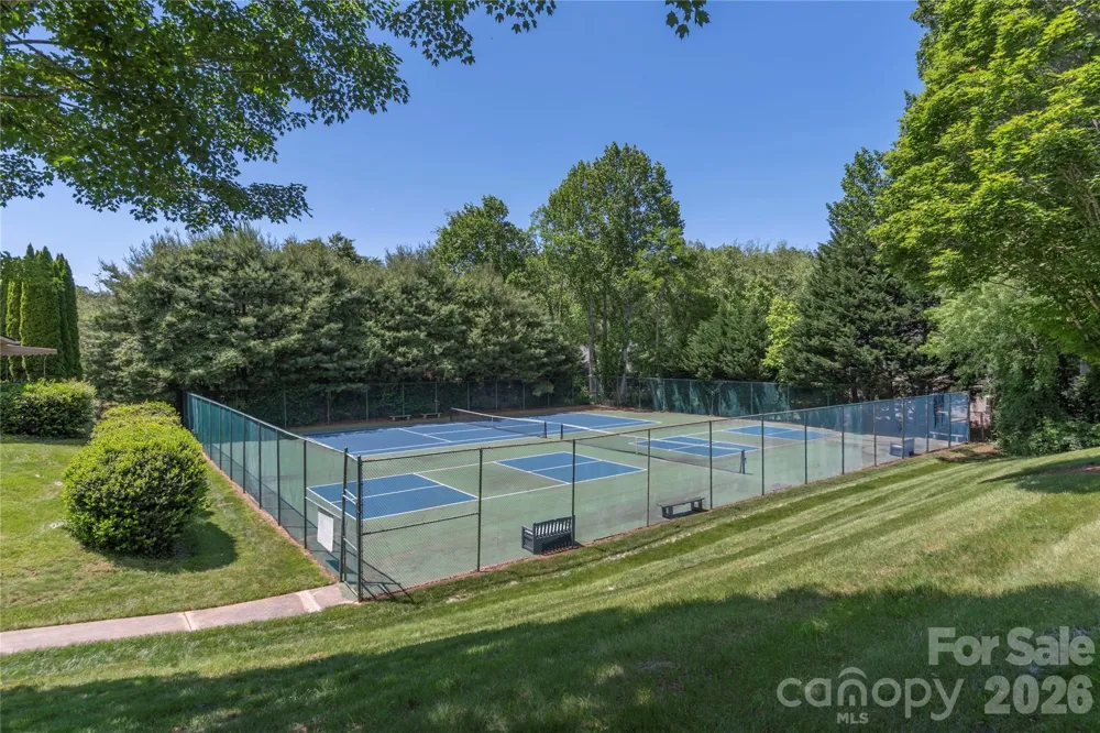 121 Deerlake Drive Asheville, NC 28803
