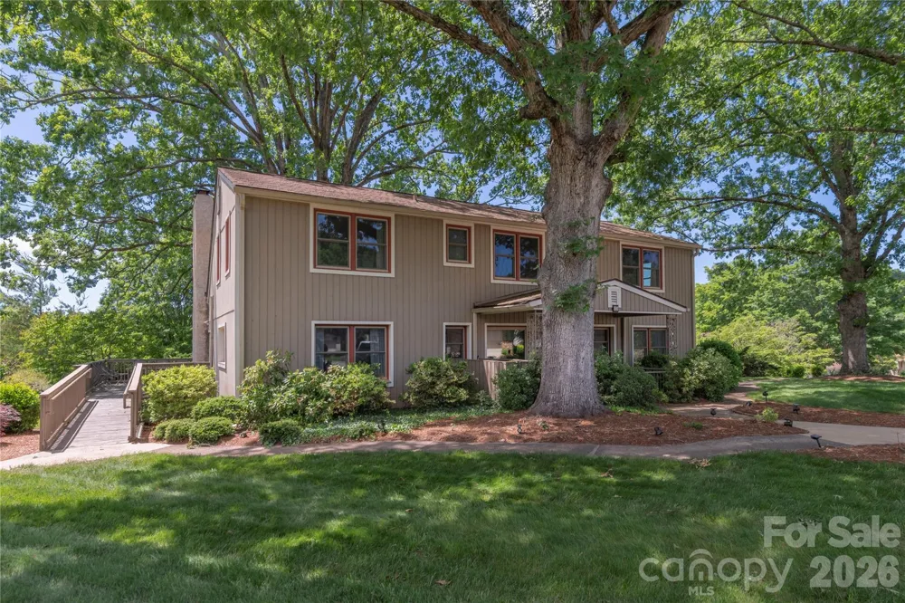 121 Deerlake Drive Asheville, NC 28803