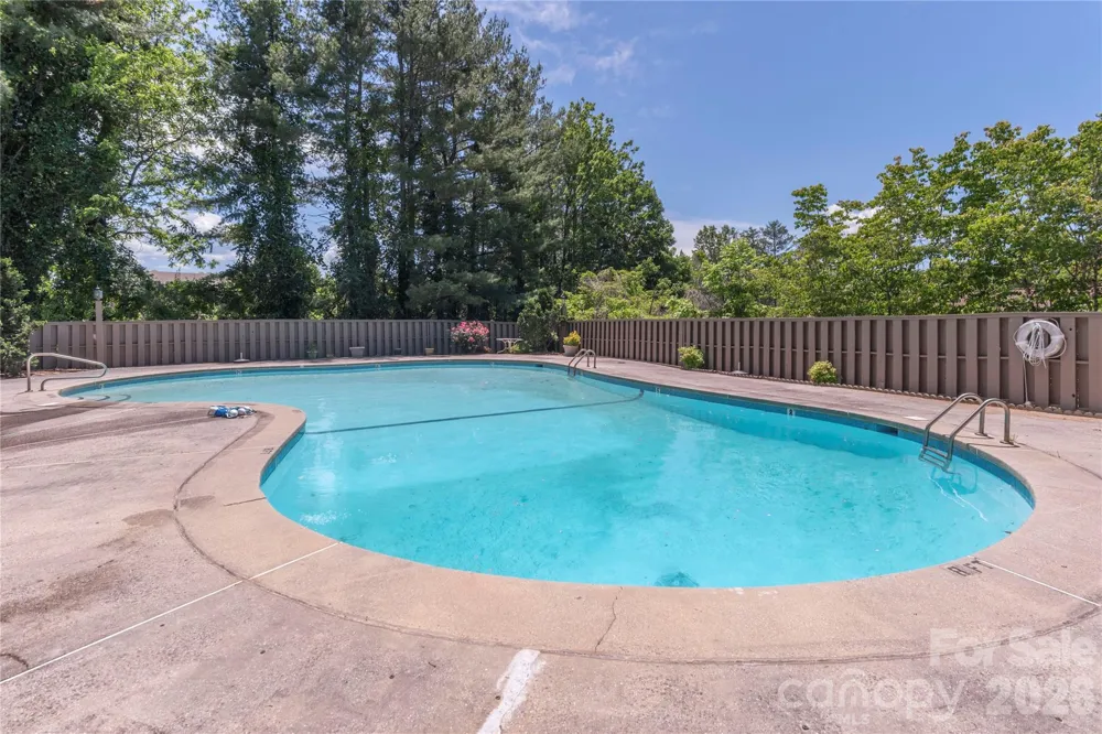 121 Deerlake Drive Asheville, NC 28803