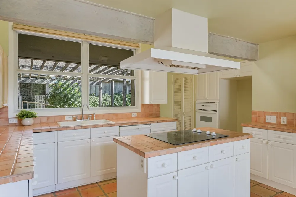 1403 Redbud Trail West Lake Hills, TX 78746