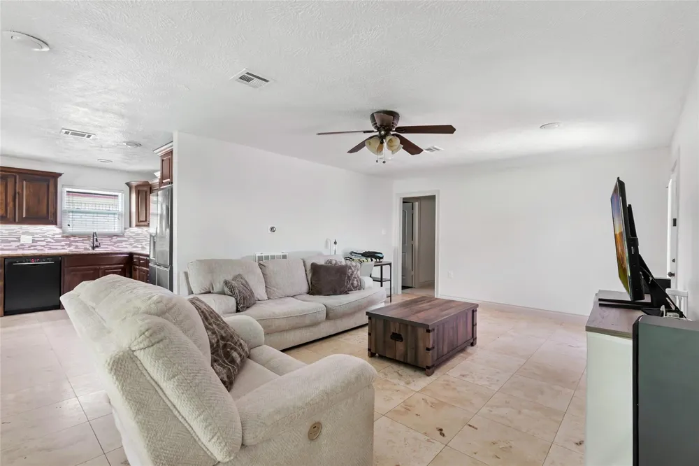 2543 Fountain View Street New Caney, TX 77357