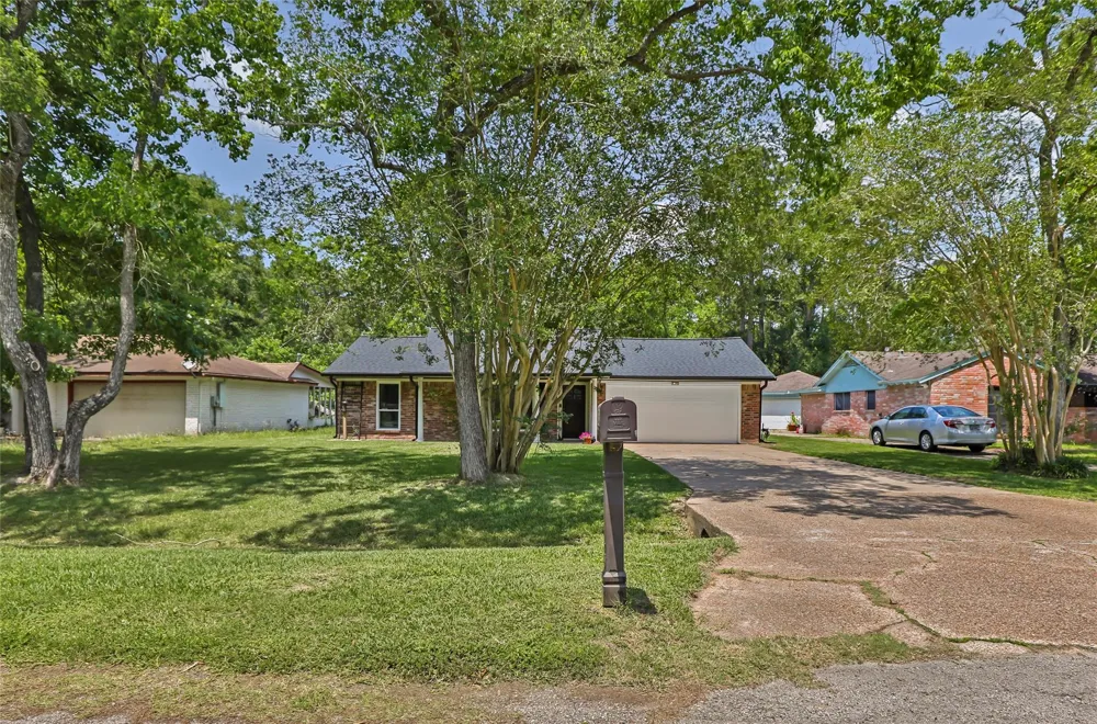 2543 Fountain View Street New Caney, TX 77357