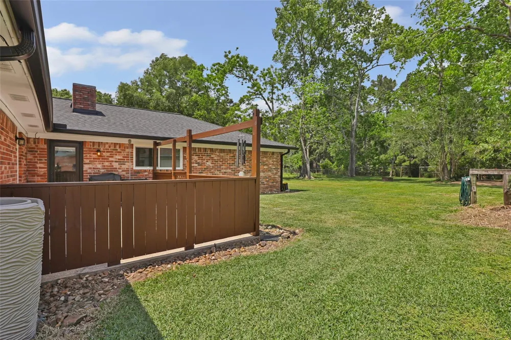 2543 Fountain View Street New Caney, TX 77357
