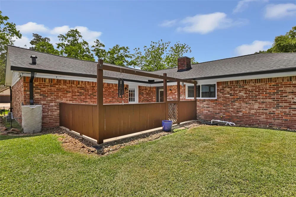2543 Fountain View Street New Caney, TX 77357