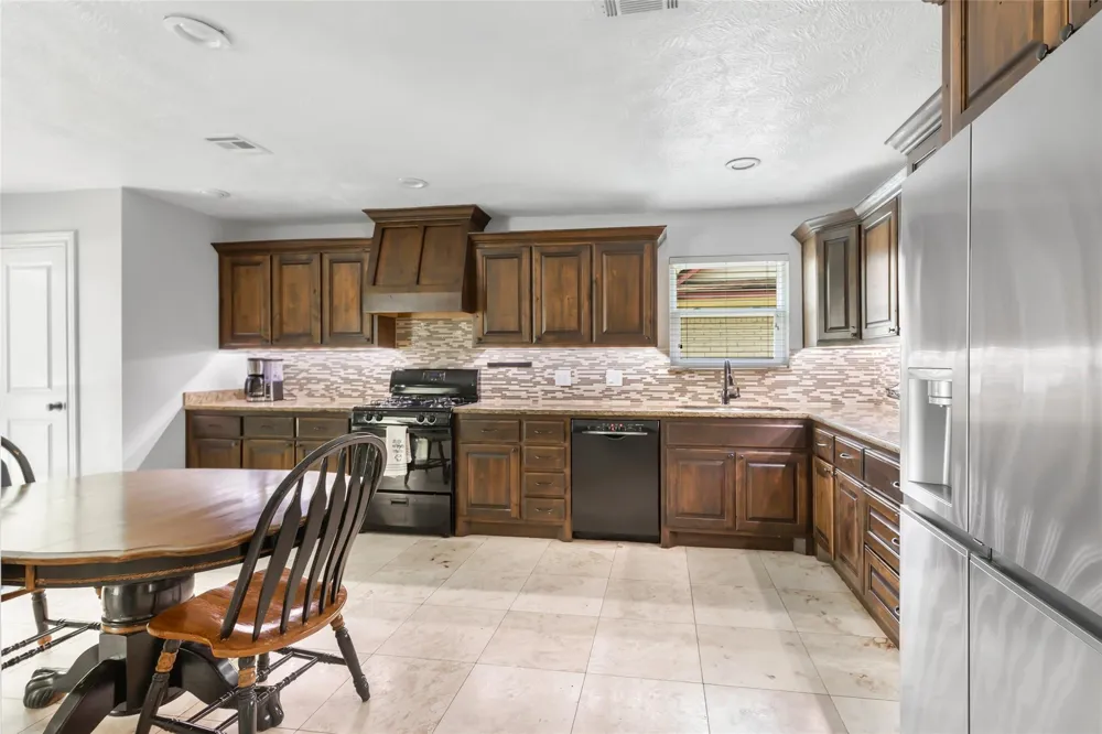 2543 Fountain View Street New Caney, TX 77357
