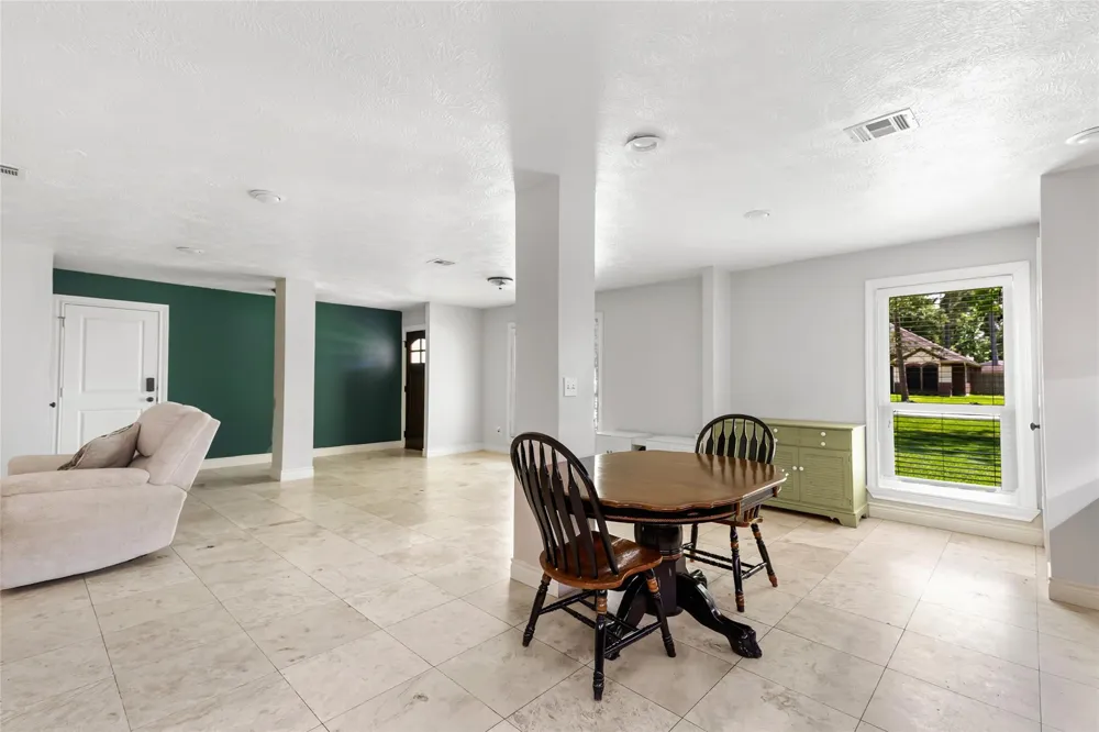 2543 Fountain View Street New Caney, TX 77357