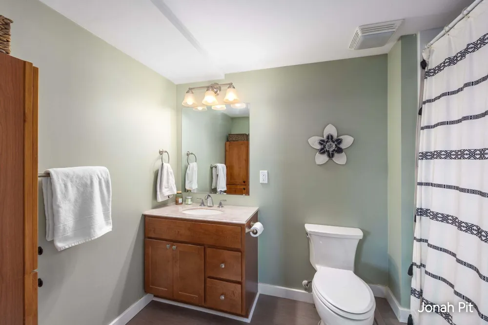 5235 Quest Drive SW Wyoming, MI 49418