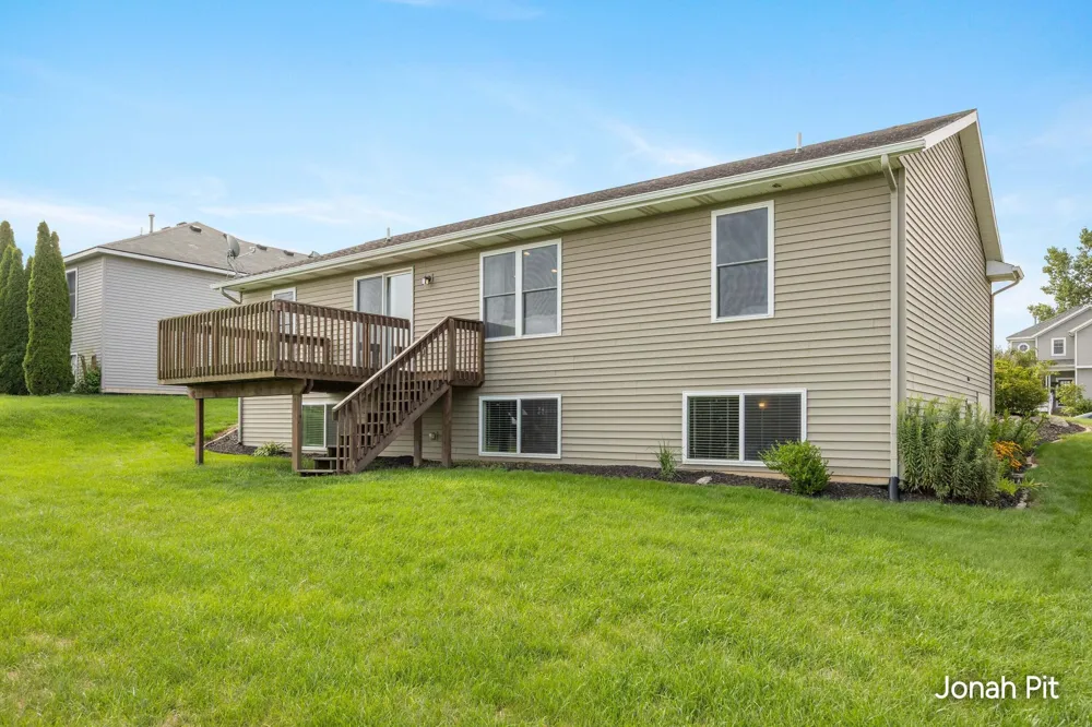5235 Quest Drive SW Wyoming, MI 49418