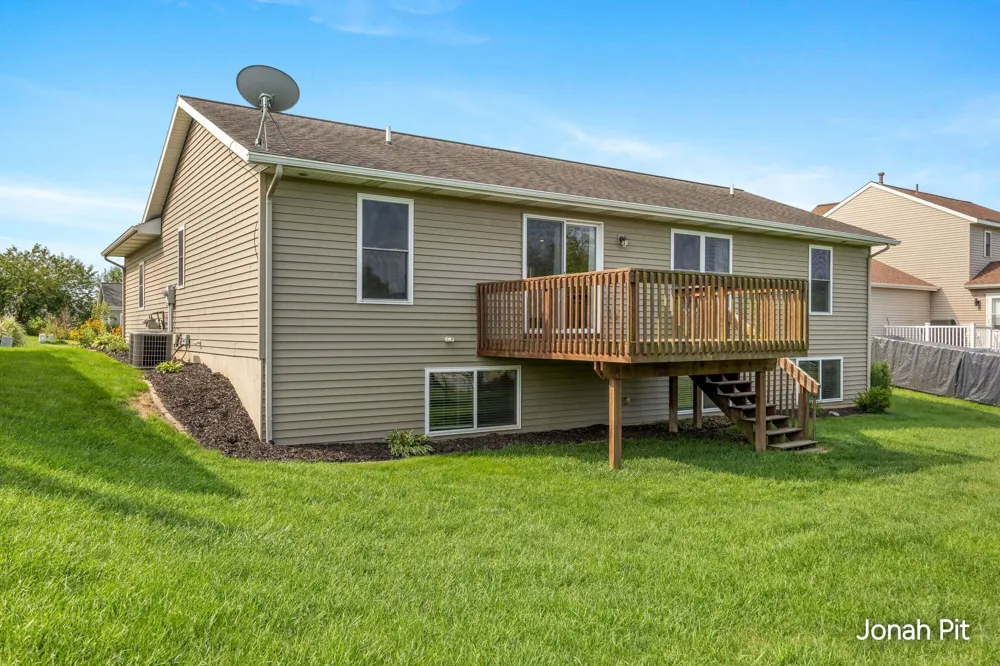5235 Quest Drive SW Wyoming, MI 49418