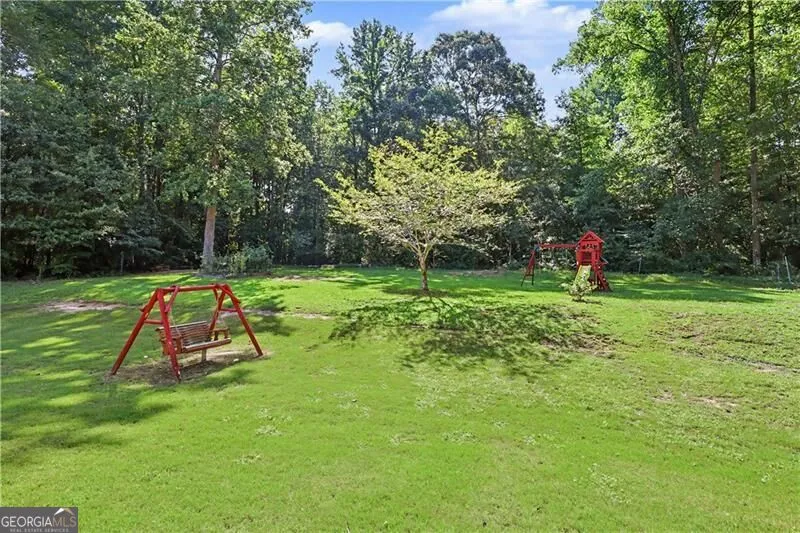 53 Saint Ives CIR Winder, GA 30680