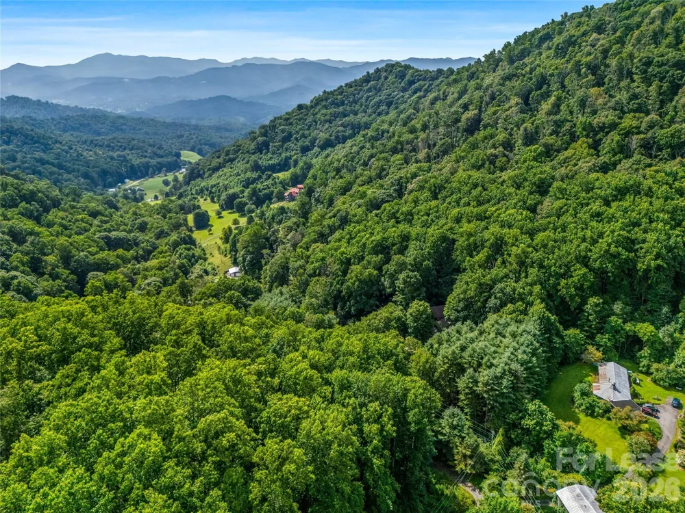 81 Summer Trees Lane Burnsville, NC 28714