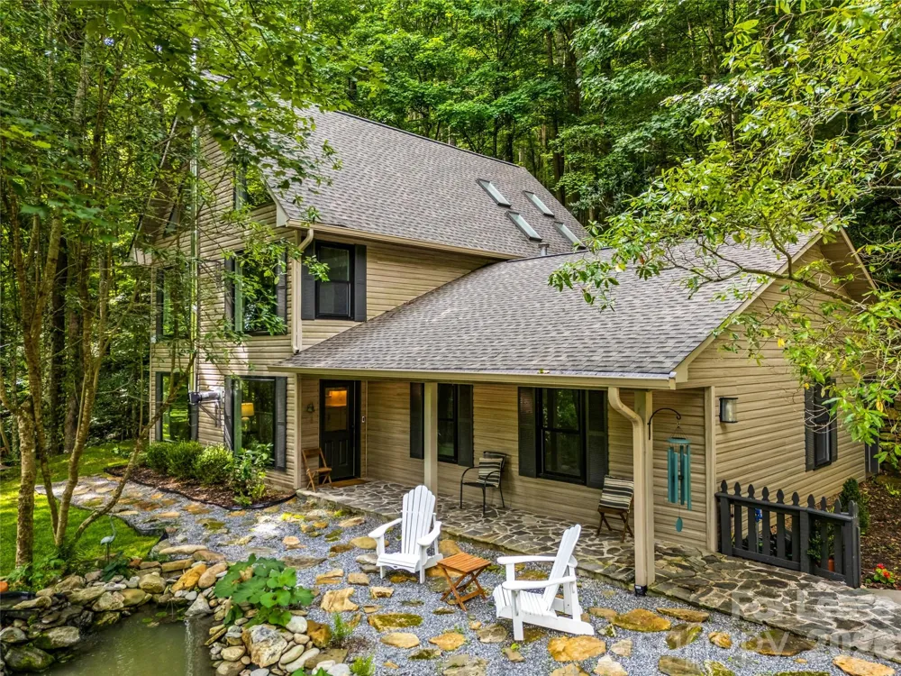 81 Summer Trees Lane Burnsville, NC 28714