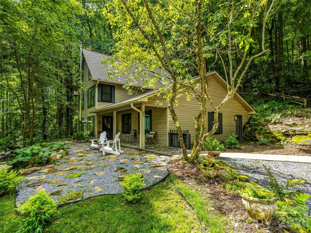 81 Summer Trees Lane Burnsville, NC 28714