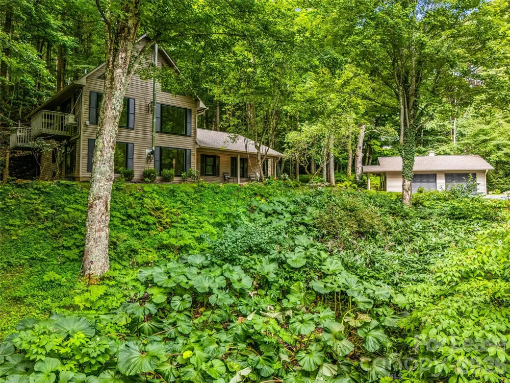 81 Summer Trees Lane Burnsville, NC 28714