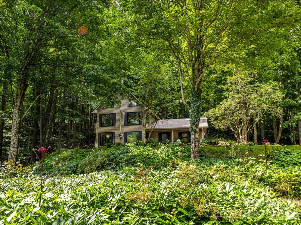 81 Summer Trees Lane Burnsville, NC 28714