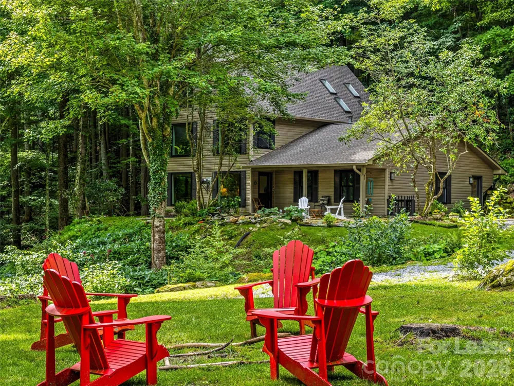 81 Summer Trees Lane Burnsville, NC 28714