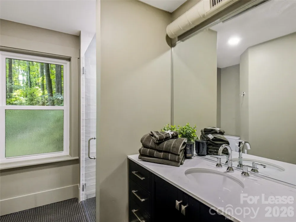 81 Summer Trees Lane Burnsville, NC 28714
