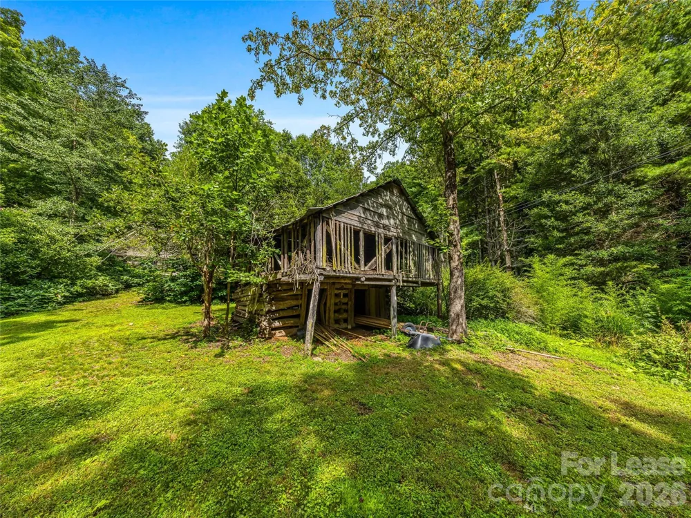 81 Summer Trees Lane Burnsville, NC 28714