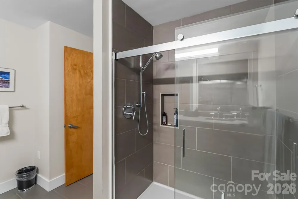 45 Asheland Avenue #401 Asheville, NC 28801