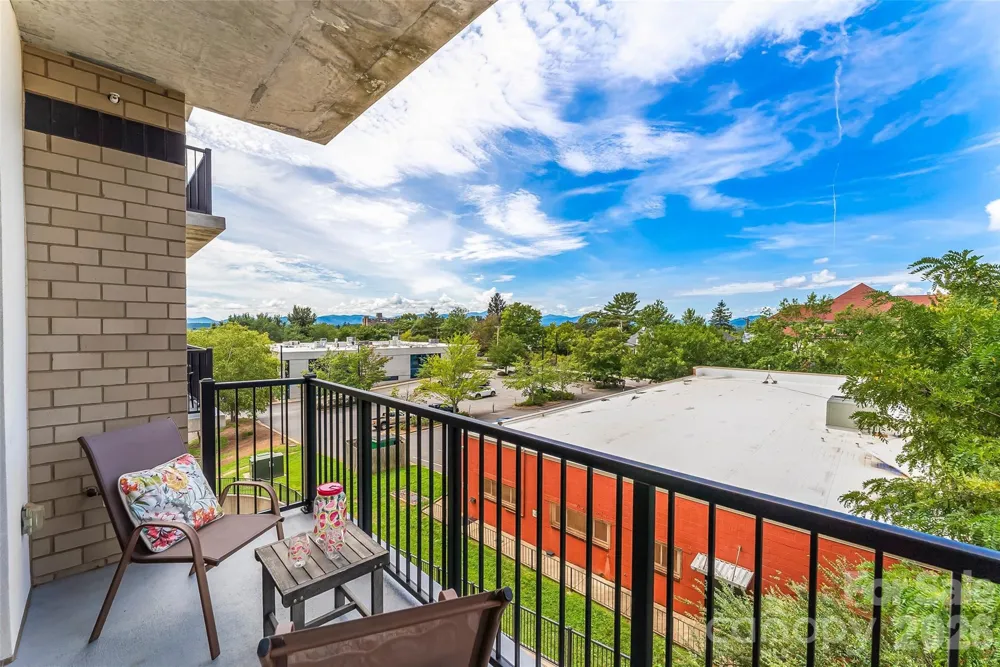 45 Asheland Avenue #401 Asheville, NC 28801