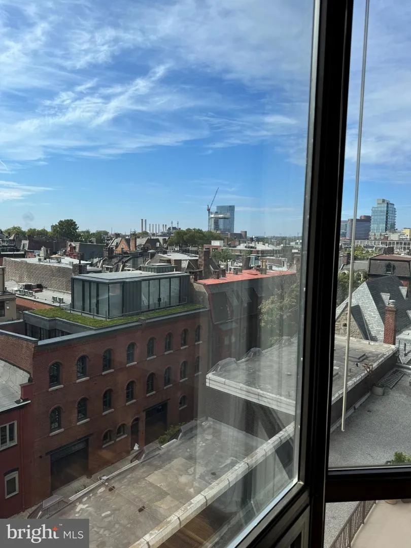 2018 WALNUT STREET #7M Philadelphia, PA 19103