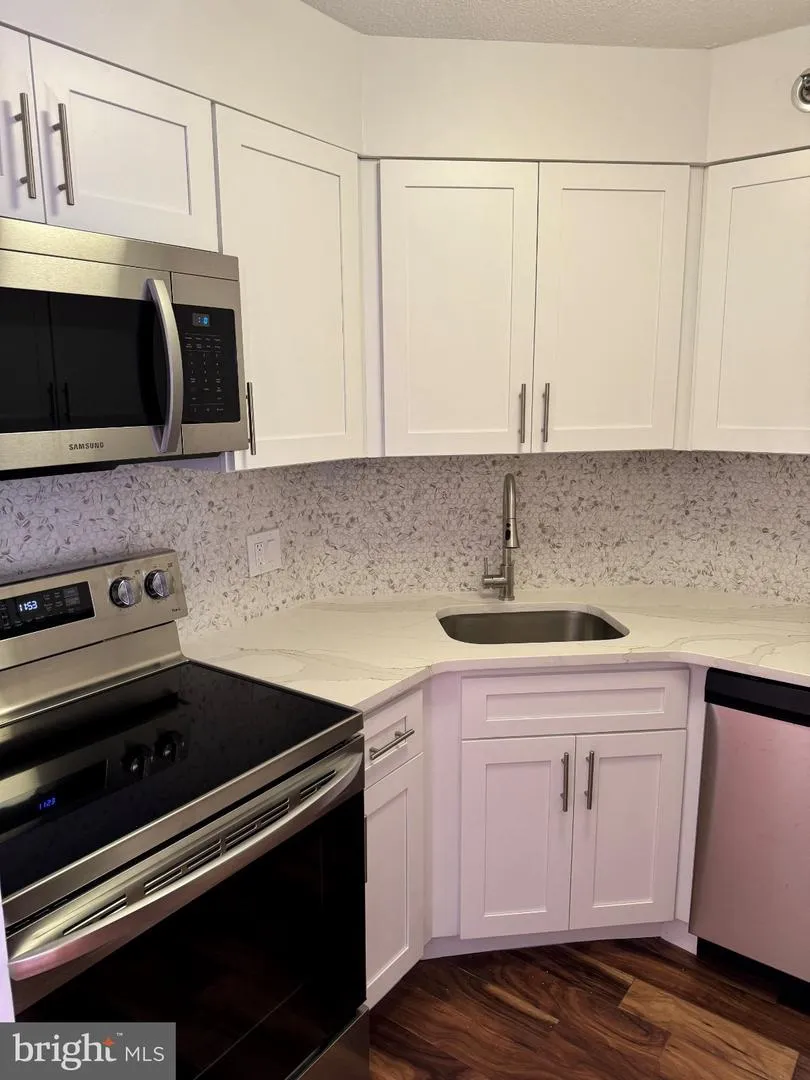 2018 WALNUT STREET #7M Philadelphia, PA 19103