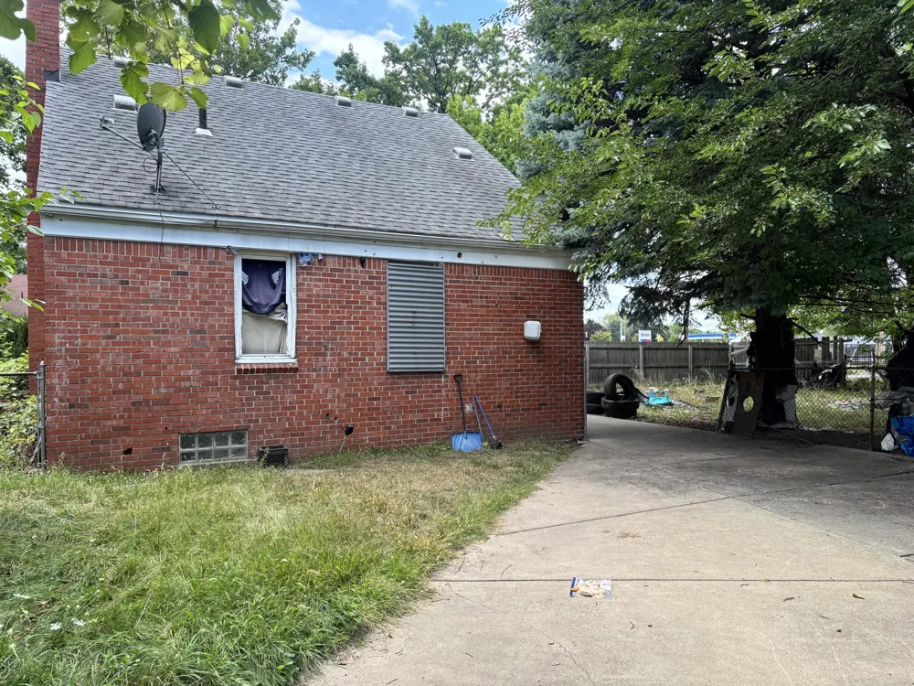 18968 Blackmoor Street Detroit, MI 48234