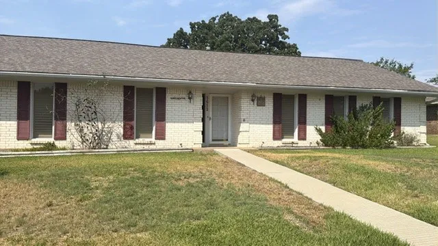3612 Meadow Oaks Lane Bryan, TX 77802