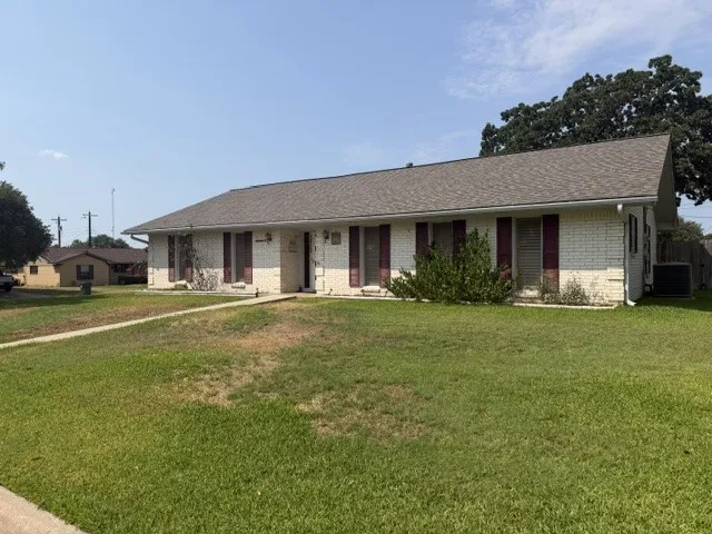 3612 Meadow Oaks Lane Bryan, TX 77802