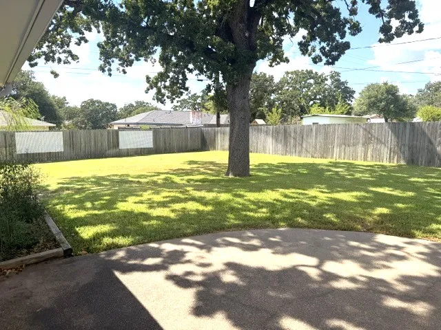 3612 Meadow Oaks Lane Bryan, TX 77802