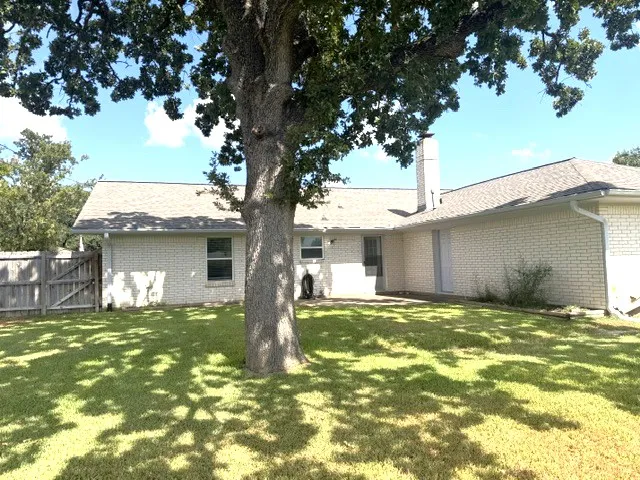 3612 Meadow Oaks Lane Bryan, TX 77802
