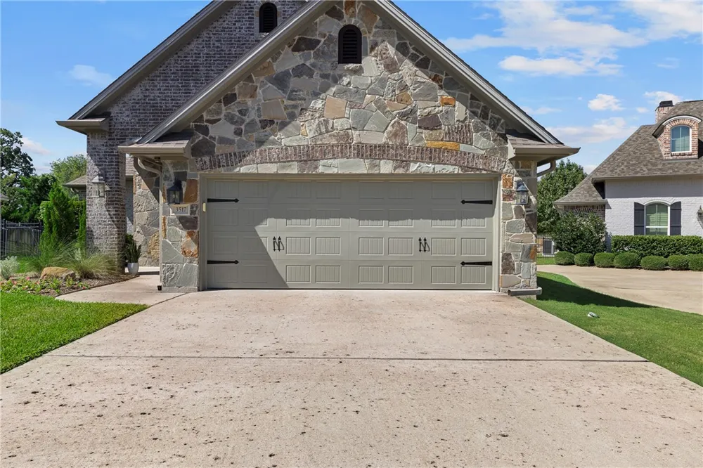 3517 Leesburg Path Bryan, TX 77808
