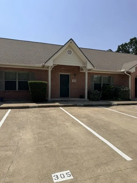 1702 Deacon Drive #303 College Station, TX 77845