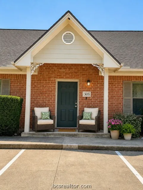 1702 Deacon Drive #303 College Station, TX 77845