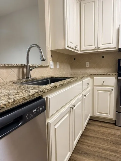 1702 Deacon Drive #303 College Station, TX 77845