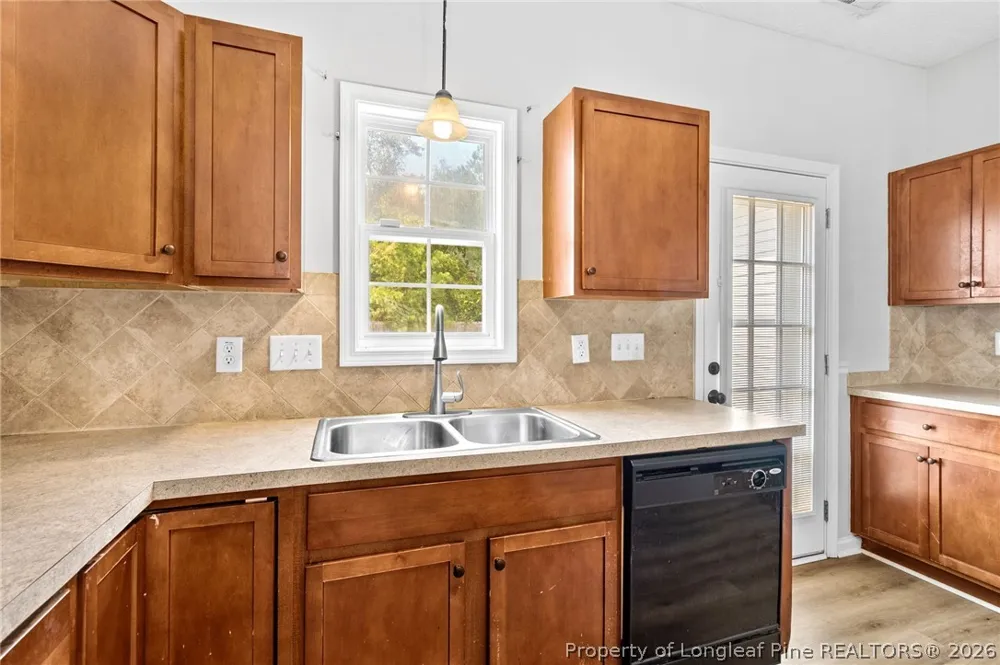 3600 Crosswinds Drive Hope Mills, NC 28348