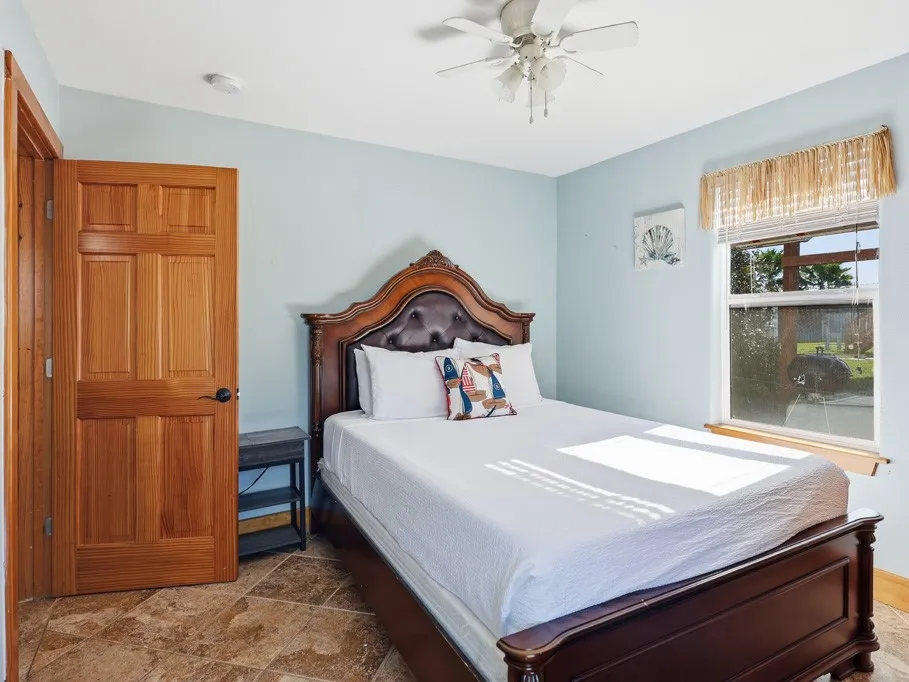 814 Rattlesnake Point Rockport, TX 78382