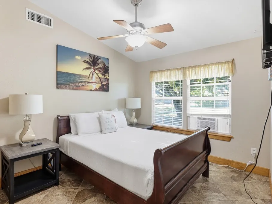 814 Rattlesnake Point Rockport, TX 78382