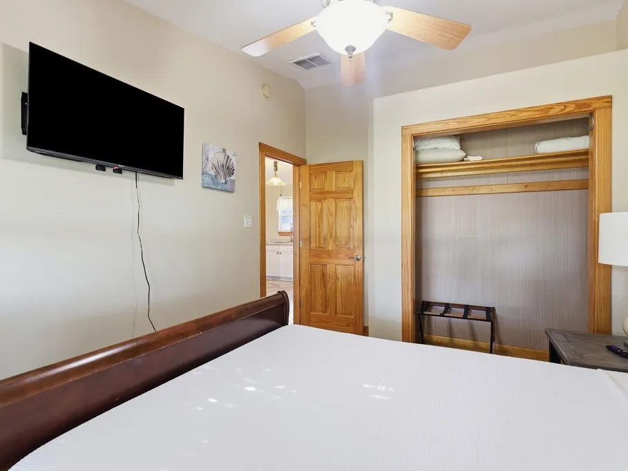 814 Rattlesnake Point Rockport, TX 78382