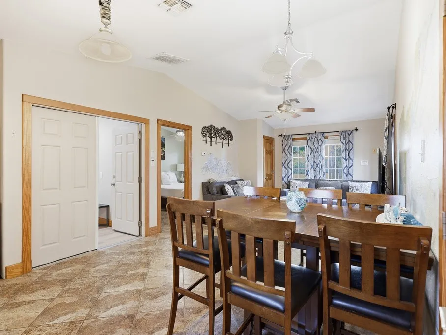 814 Rattlesnake Point Rockport, TX 78382