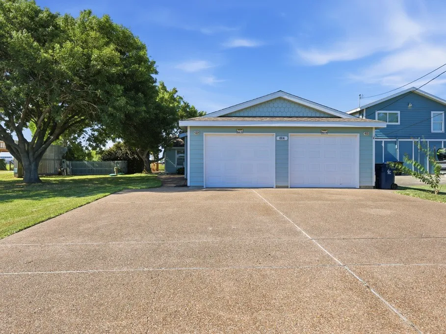 814 Rattlesnake Point Rockport, TX 78382
